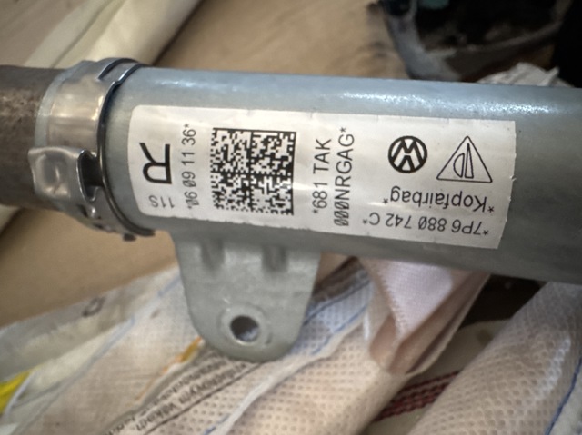 Подушка безпеки, збоку, права, AIRBAG 7P6880742D VAG