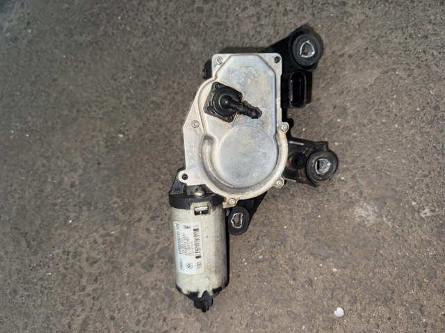 Двигун склоочисника заднього скла 7P6955711 VAG