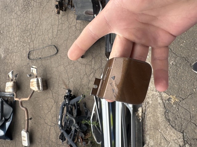 Заглушка бампера буксирувального гака 86517F1000 HYUNDAI