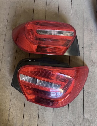 Задній правий стоп A1769060200 MERCEDES