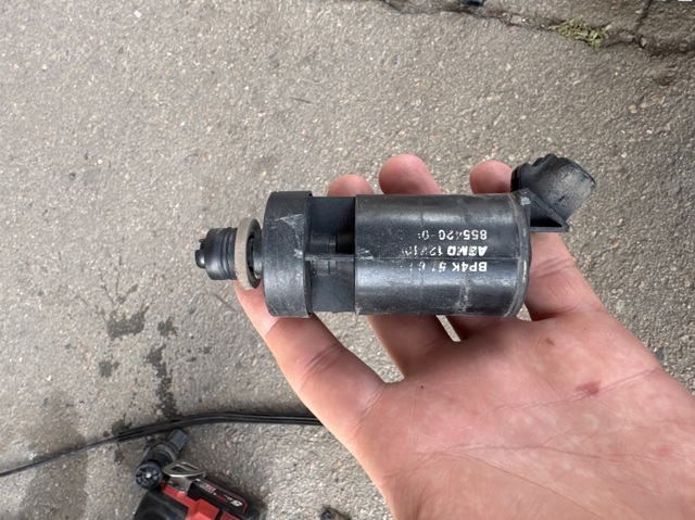 Помпа омивача BP4K51811 MAZDA