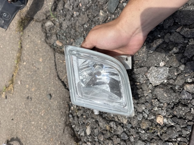 Ліва протитуманна фара GS1D51690B MAZDA