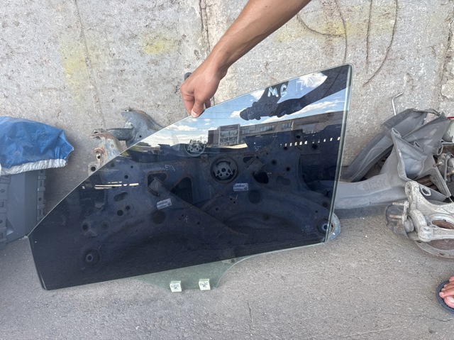 Скло водійських дверей GS1D59511 MAZDA