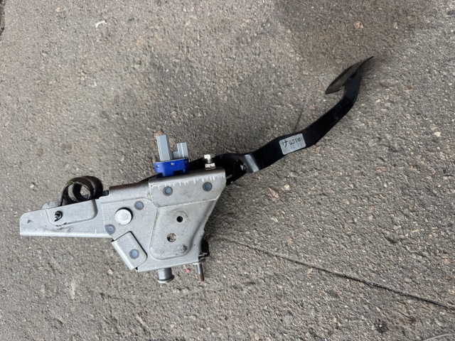 Педаль щеплення GS1M41300 MAZDA
