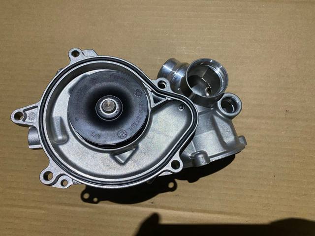 Насос системи охолодження 11517586781 BMW