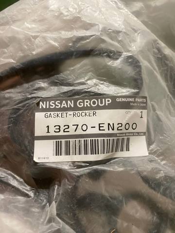 Прокладка клапанної кришки двигуна 13270EN200 NISSAN