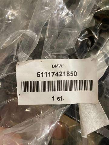 Кронштейн бампера переднього, правий 51117421850 BMW