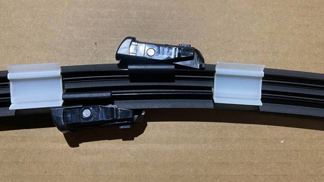 Щітки з підігрівом і радіобрелок 61612358552 BMW