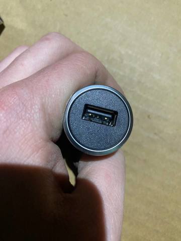 Зарядний пристрій USB 65412458284 BMW