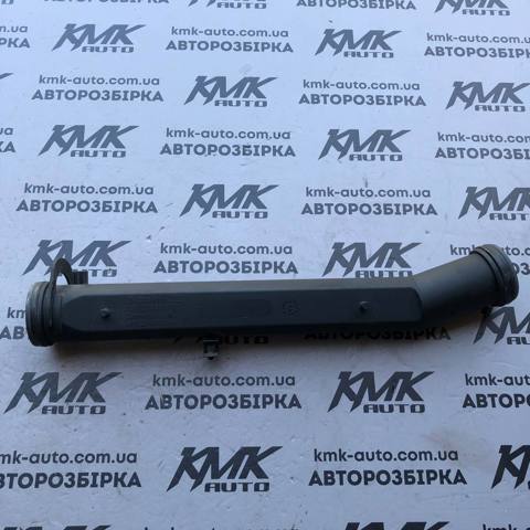 Шланг/патрубок водяного насосу, приймальний 032121065D VAG
