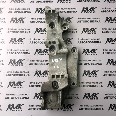 Кронштейн генератора (натяжний) 06A903143P VAG