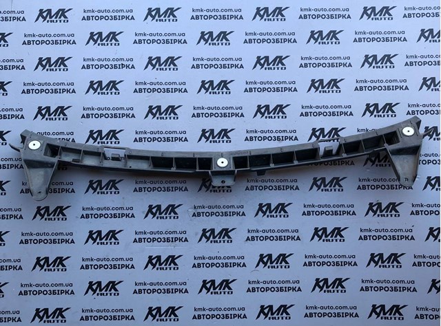 Направляюча заднього бампера 13179908 GM
