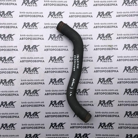 Патрубок системи охолодження 13251426 GM