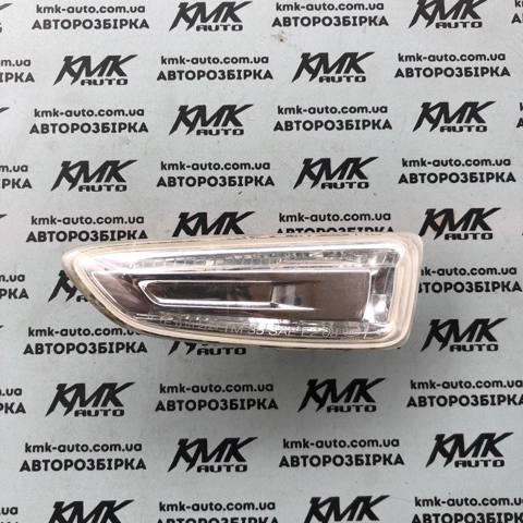 Повторювач повороту на крилі, лівий 13273103 GM