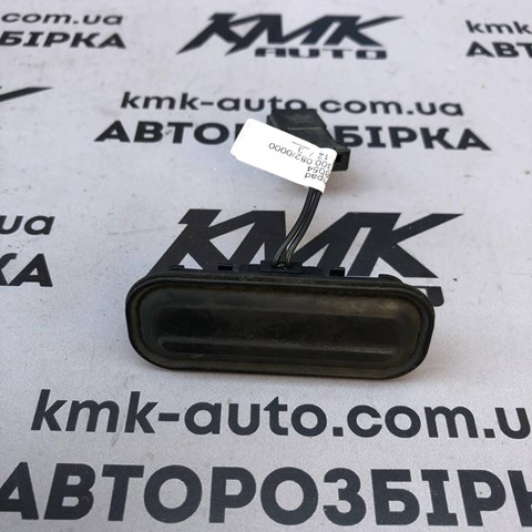Кнопка відкривання кришки багажника (ляди) opel astra j zafira c. gm 13298054 GM 13298054
