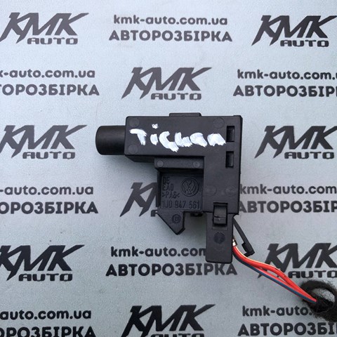 Вимикач контролю положення ручного гальма 1J0947561 VAG