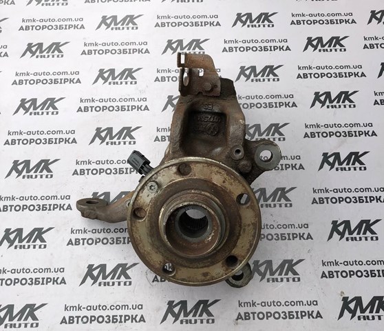 Кулак поворотний передній лівий 1K0407255AA VAG