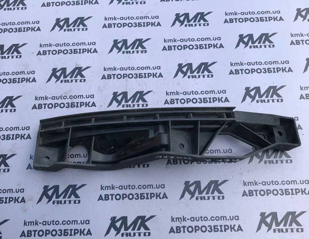 Кронштейн бампера переднього, правий 1T0807890 VAG