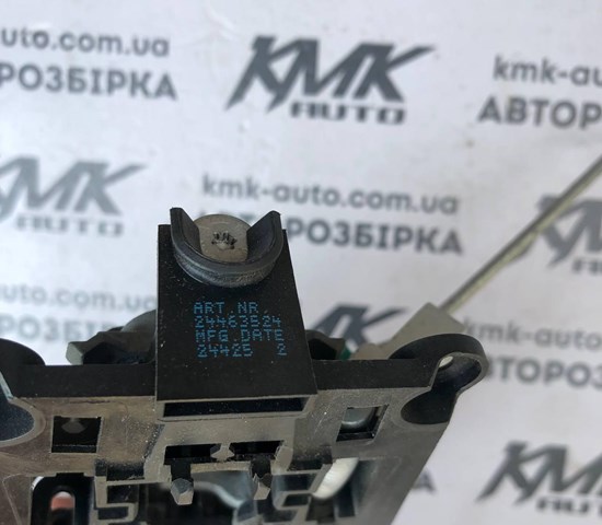Тримач зовнішньої ручки дверей, передньої правої 24463524 GM