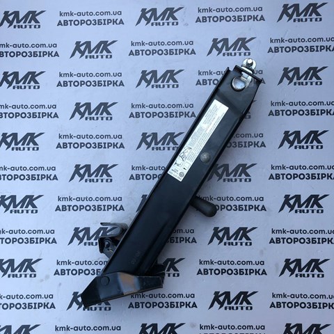 Домкрат автомобільний 5N0011031 VAG
