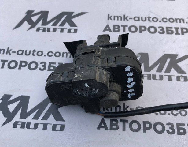 Замок відкривання лючка бензобаку 5N0810773B VAG