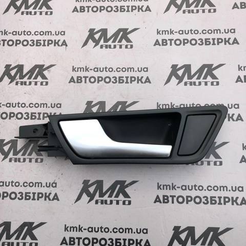 Ручка задніх дверей, внутрішня, ліва 8R0839019 VAG