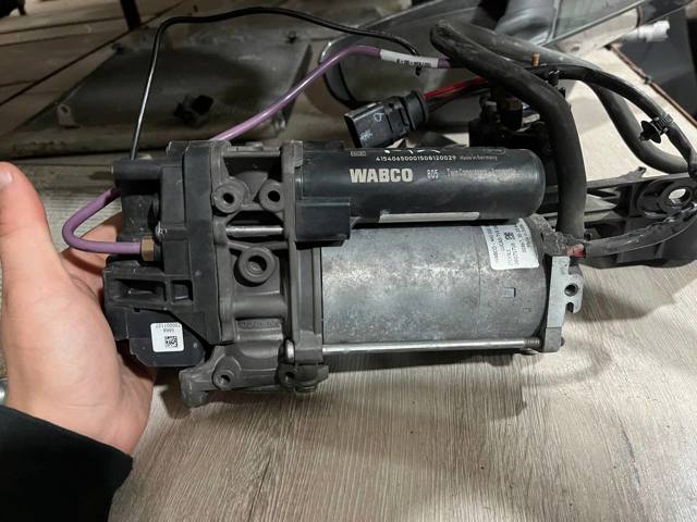 Компресор пневмоподвески 102791100H TESLA