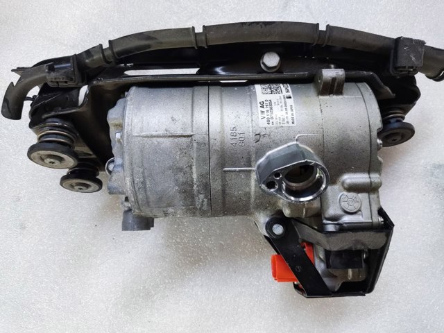 Компресор кондиціонера 4G0816797D VAG