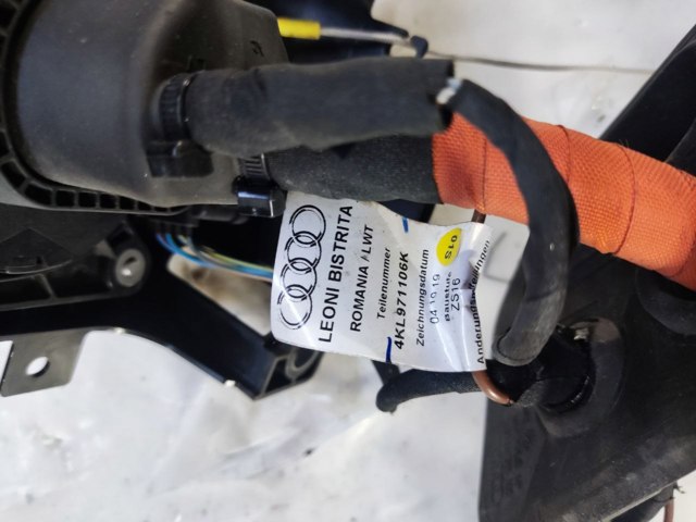 Порт зарядки 4KL971106K VAG