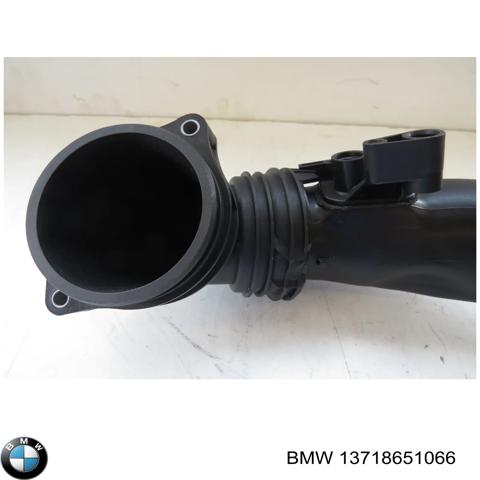 Патрубок повітряний, вхід в турбіну (наддув) 13718651066 BMW