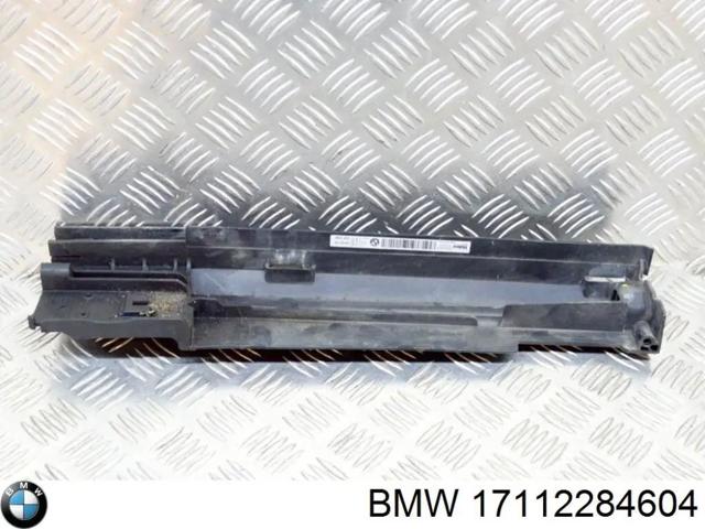 Радіатор охолодження двигуна, правий 17112284604 BMW