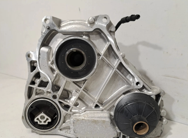 Коробка роздавальна в зборі 27109847753 BMW