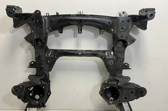 Передня балка 31106884852 BMW