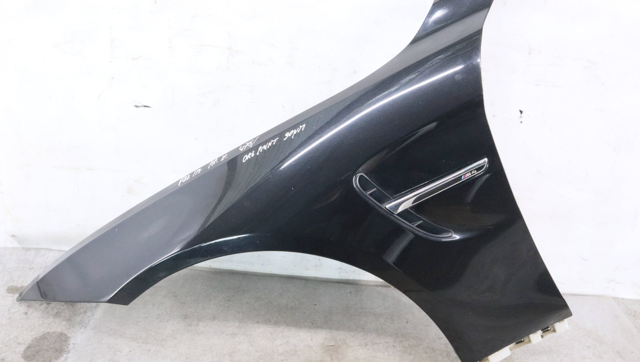 Переднє ліве крило 41358066917 BMW