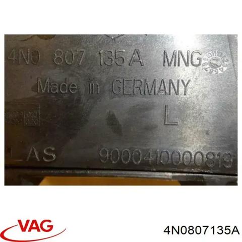 Кронштейн бампера переднього, лівий 4N0807135A VAG