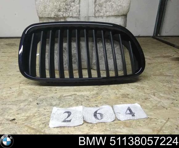 Решітка радіатора права 51138057224 BMW