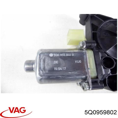 Моторчик склопідйомника двері задніх, правих 5Q0959802 VAG