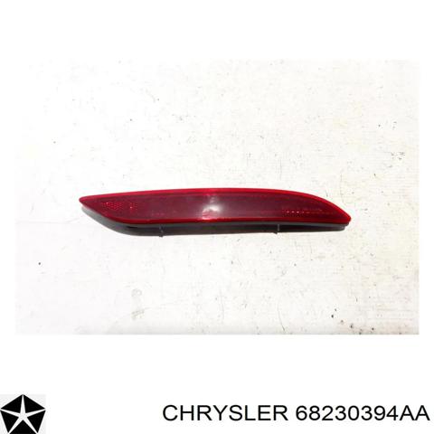Катафот (відбивач) заднього бампера, правий 68230394AA CHRYSLER