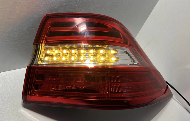 Задні ліхтарі A1669063201 MERCEDES