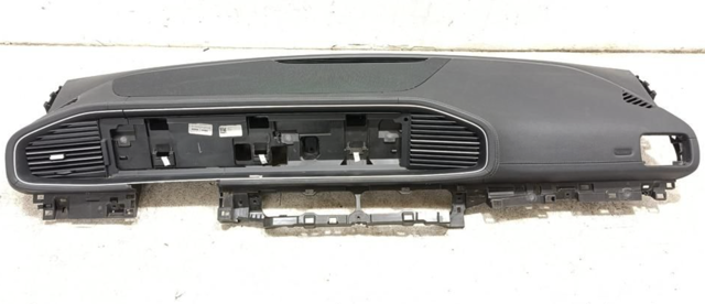 Передня панель A16768099009H15 MERCEDES