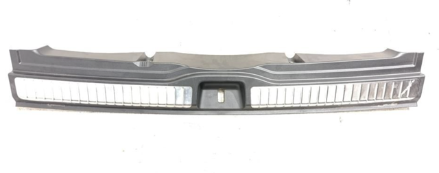 Накладка перегородки A1676902902 MERCEDES