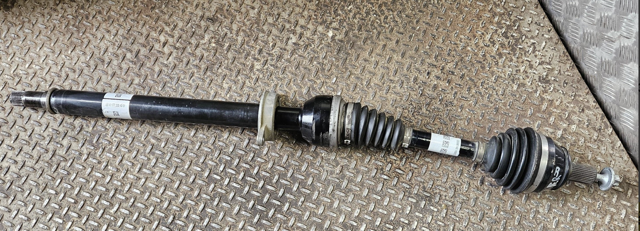 ШРУС внутрішній, передній, правий A1773300700 MERCEDES