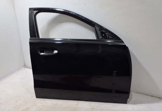 Дверка передня права A2067207201 MERCEDES