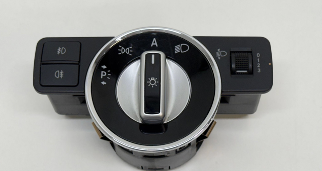 Перемикач багатопозиційний для світла стоянки, світла фар і задніх противотуманной фари A2125451504 MERCEDES