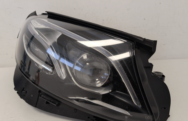 Фара основна права A2139062606 MERCEDES