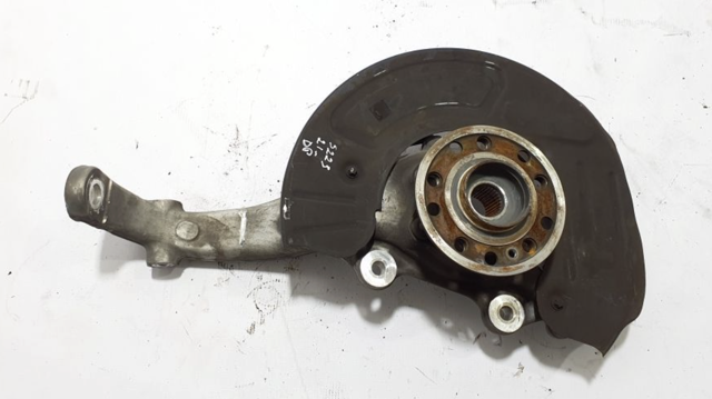 Цапфа поворотна права A2233323200 MERCEDES