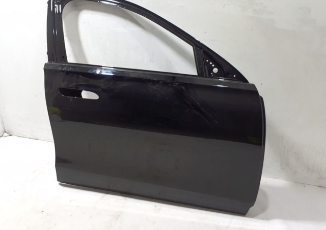 Пасажирські передні двері A2237200400 MERCEDES