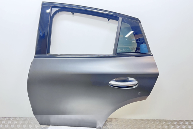 Двері пасажирськи задні ліві A2547305300 MERCEDES