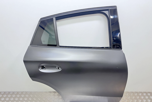 Двері задні в зборі A2547305400 MERCEDES