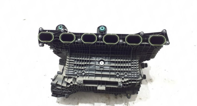 Колектор впускний A2560902000 MERCEDES
